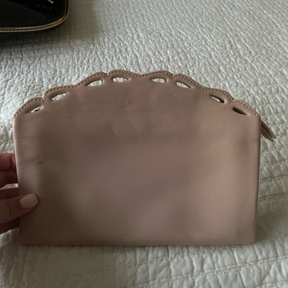 Banana Republic Magnetic Clutch